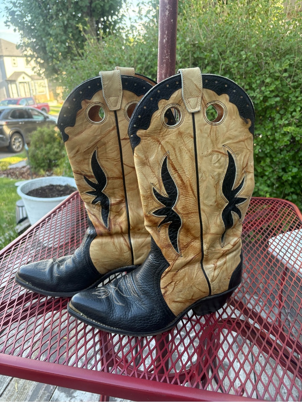 1980s boulet Two-Tone Tan and Black Western Cowboy Boots